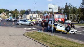 В Гродно у «Ледового» перевернулась машина такси. Участница ДТП рассказала, как все произошло