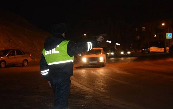 Автомобилисты собирают подписи против остановок ГАИ для проверки документов