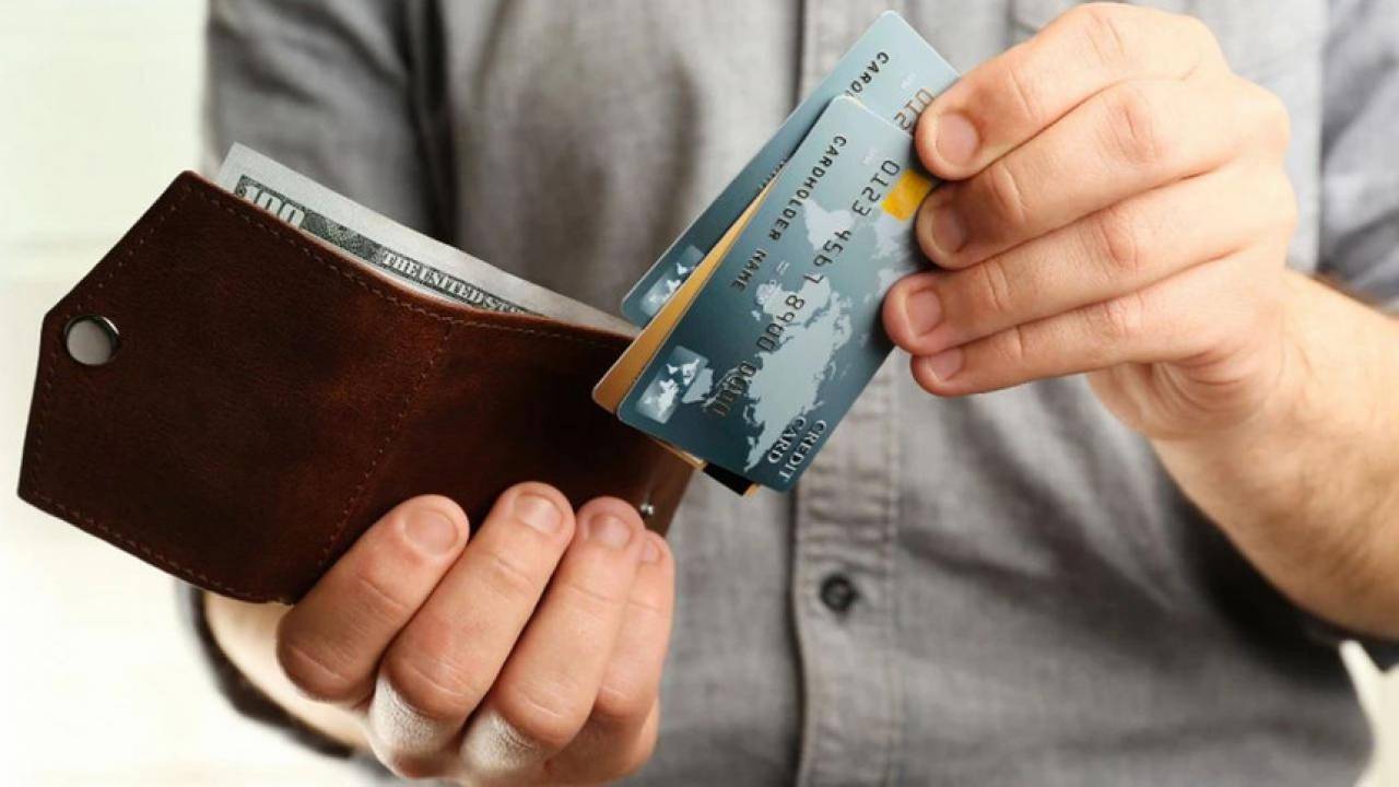 Где выгодно оформить кредитную карту: топ-7 предложений банков