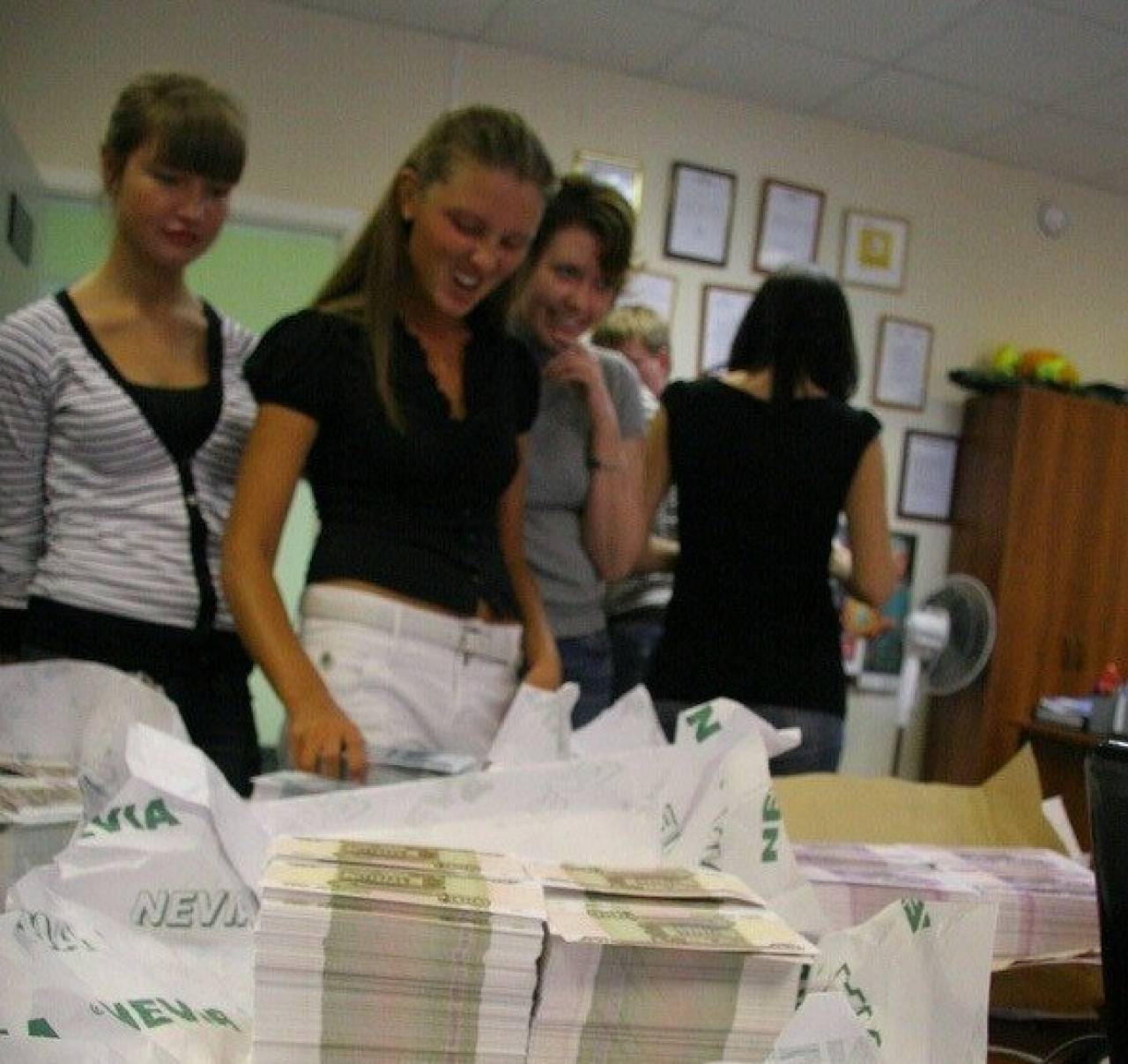 Точно подсчитано, сколько человек в Гродненской области получают больше 10 000 рублей в месяц