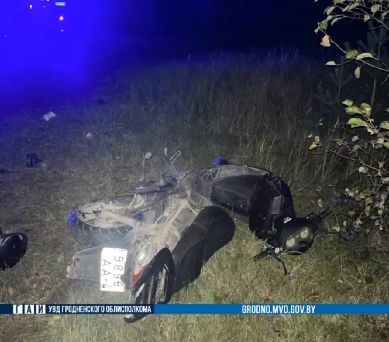 В Островецком районе под колесами легковушки погиб молодой мужчина