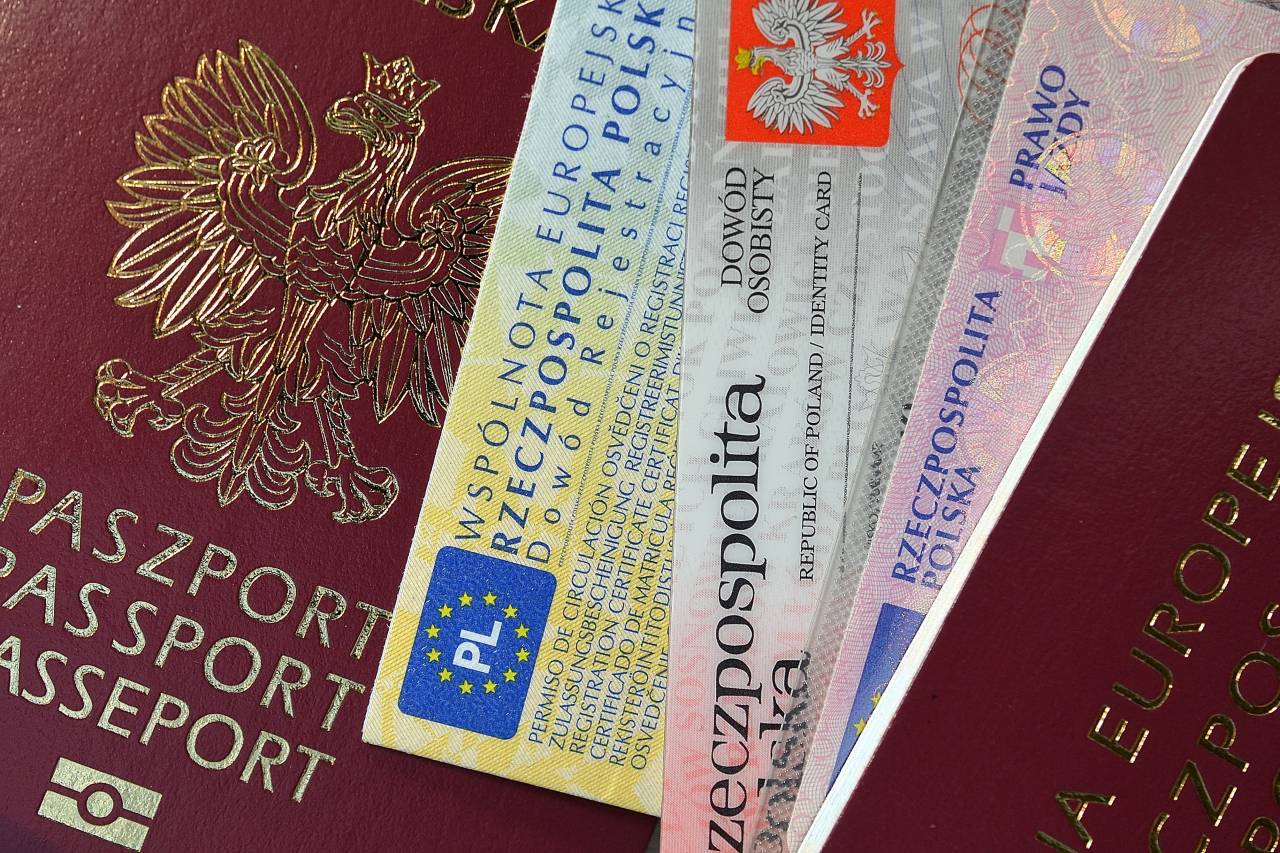Более 58 тыс. белорусов добровольно сообщили властям о своих картах поляка, заграничных ВНЖ и паспортах