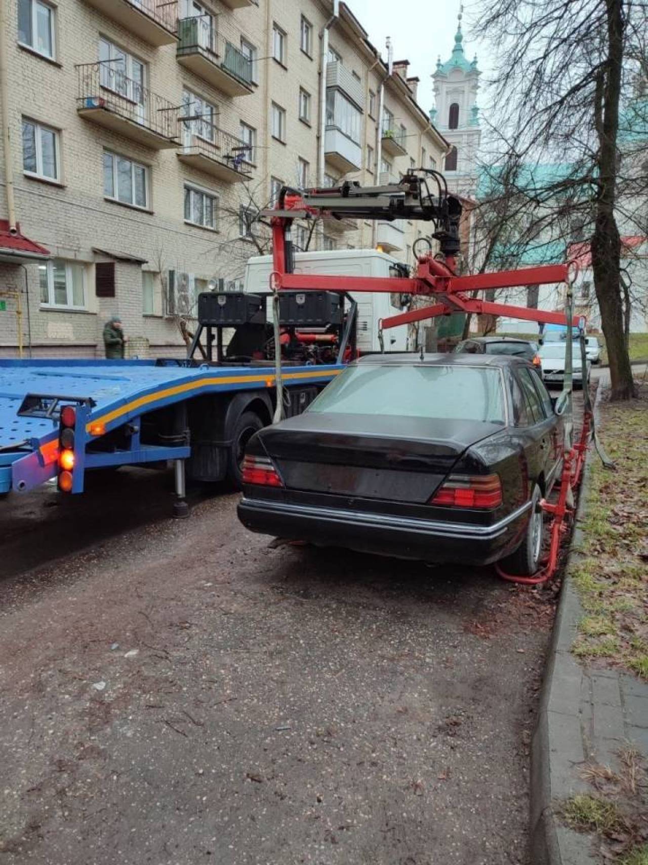 Что делать, если в Беларуси автомобиль увезли на штрафстоянку?
