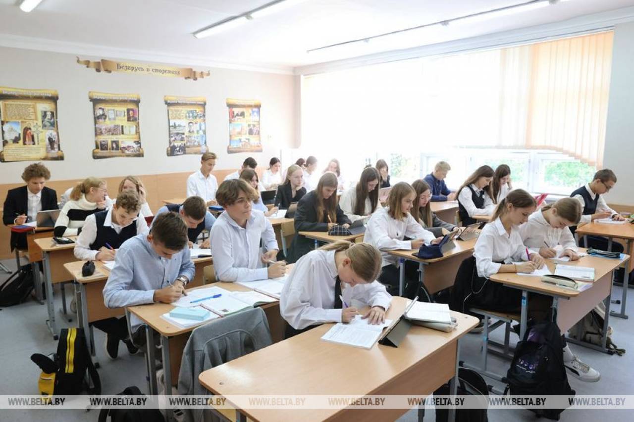 Минобр скорректировал сроки приема гимназистов в 10-11 классы