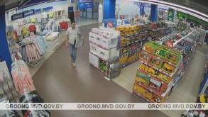 В Гродно ищут мужчину, укравшего в магазине детское питание на 500 рублей